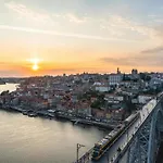 For 3 Near Ribeira Porto