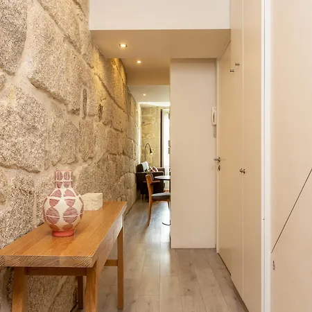 Apartamento For 3 Near Ribeira Porto