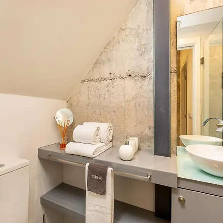 Apartamento For 3 Near Ribeira