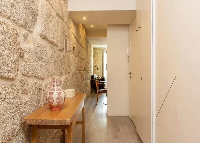 Apartamento For 3 Near Ribeira Porto