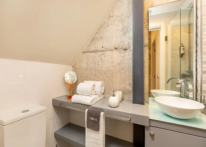 Apartamento For 3 Near Ribeira