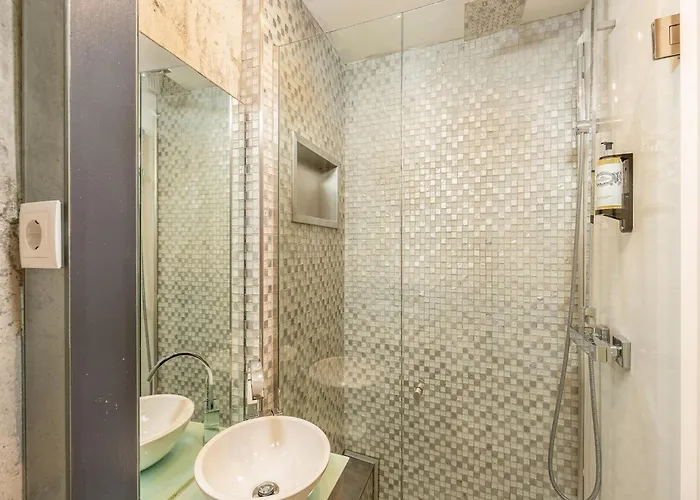 For 3 Near Ribeira *