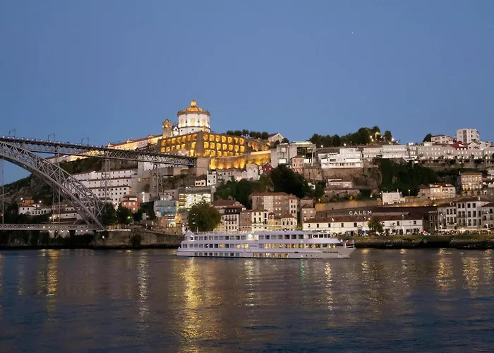 For 3 Near Ribeira *