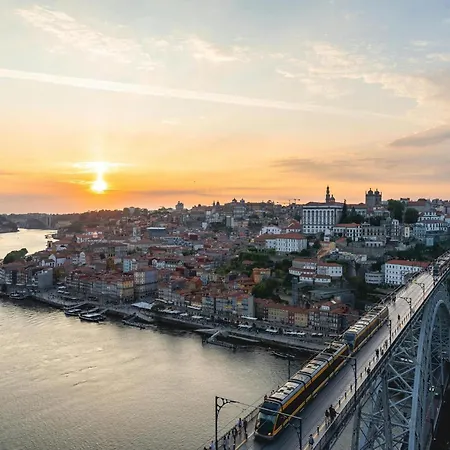 For 3 Near Ribeira Oporto